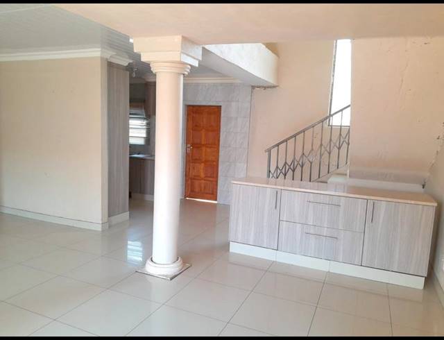 4 BEDROOM HOUSE FOR SALE IN MUNSIEVILLE SOUTH